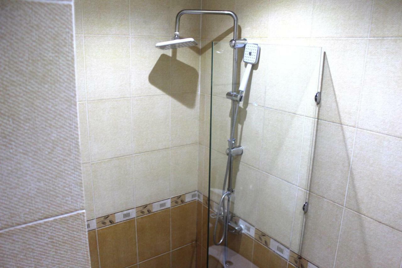 Vita Plaza Tbilisi Esterno foto