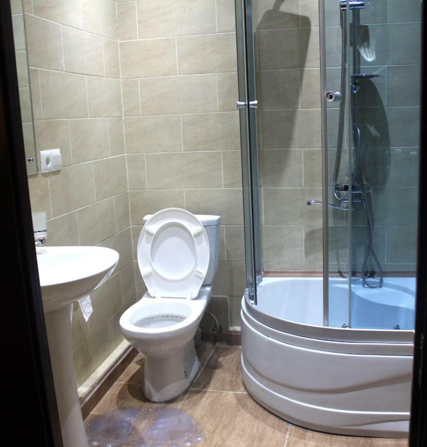Vita Plaza Tbilisi Esterno foto