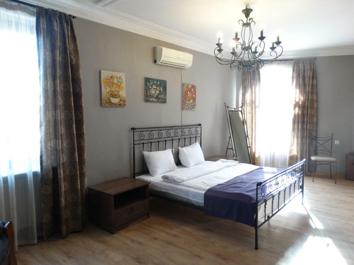 Vita Plaza Tbilisi Esterno foto